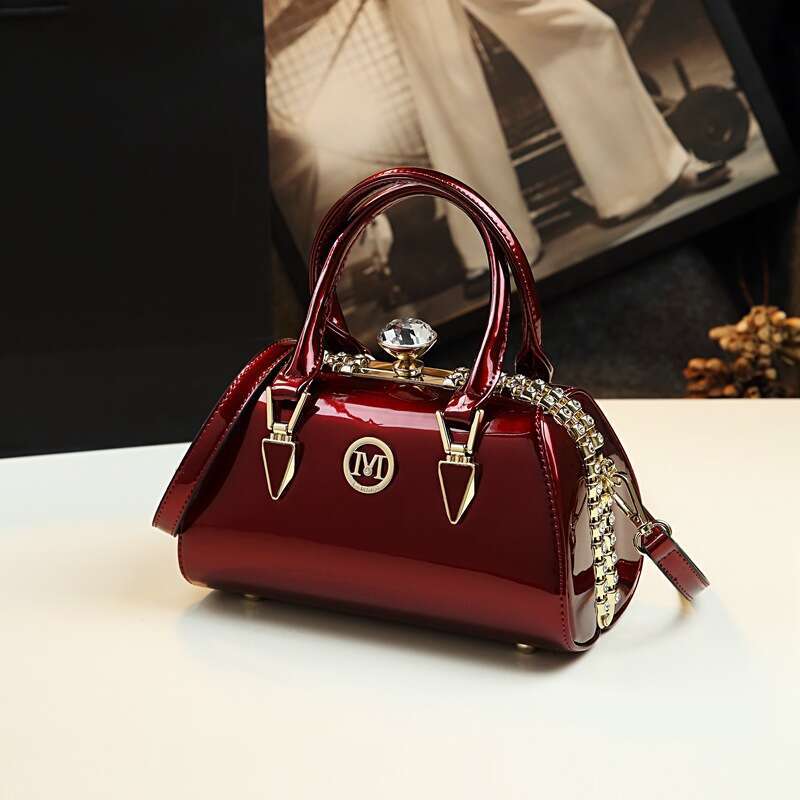 2021 New Small Single Shoulder Crossbody Bag, Handbag, Fashionable Niche Design, High-End Feel, Genuine Leather Women's Bag Trend