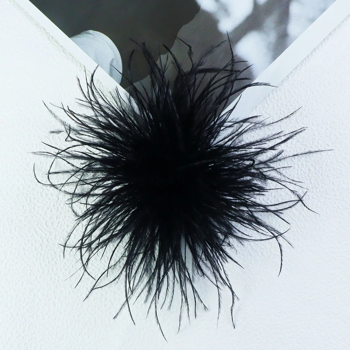 15cm Premium Vintage Classic Ostrich feather lapel Pin Brooch Fashion Accessory Gift 251106