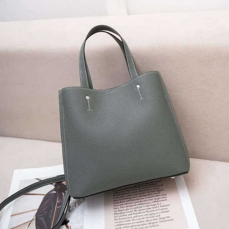 Head Layer Cowhide Single Shoulder Women's Handbag With Large Capacity, Ladies' High Quanlity Fashionable And Simple Tote Bag