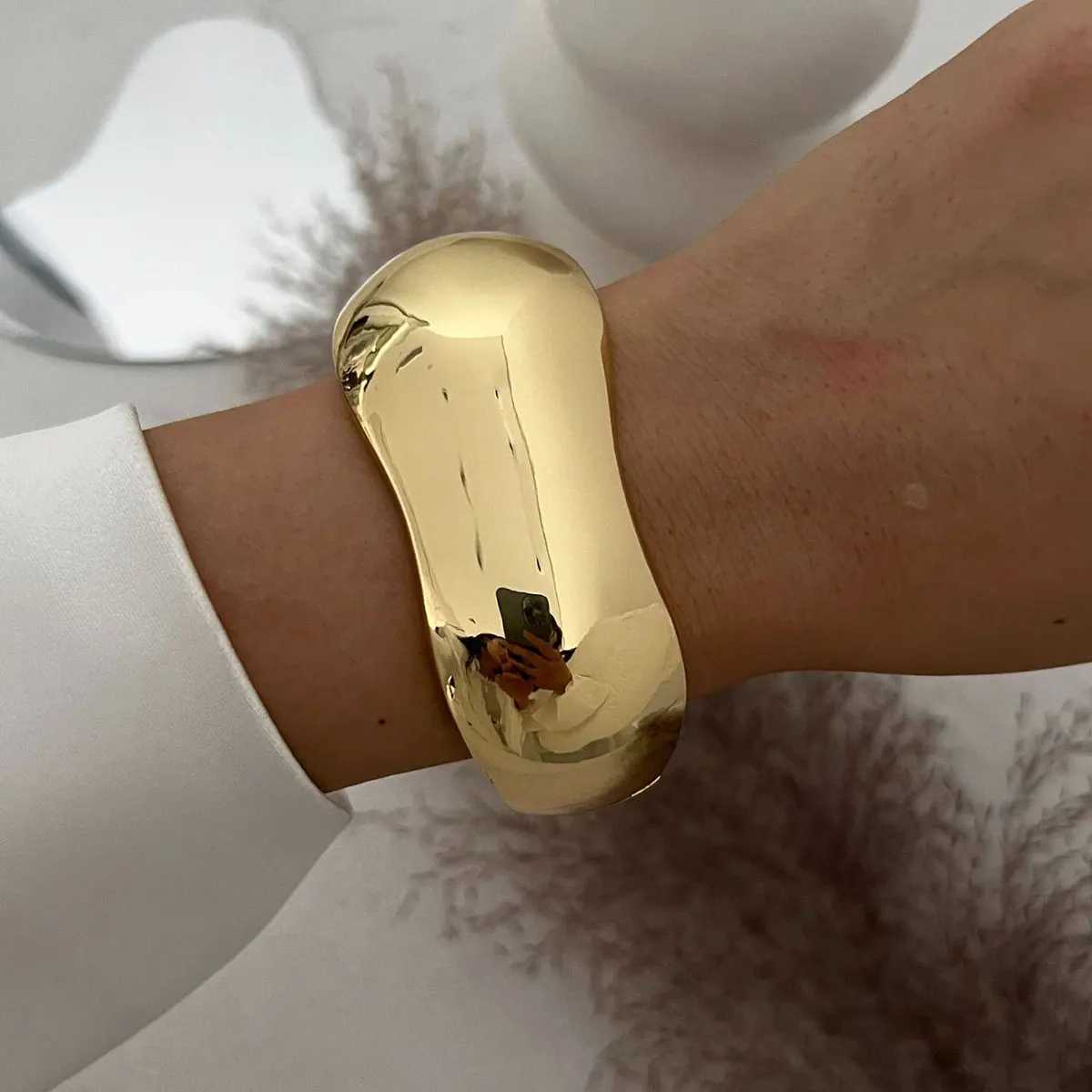 KMVEXO Punk Vintage Irregar Chunky Cuff Bangles for Wen Statement Glossy Bracelets Bangles Pseras Steampunk Men JewelryC250408