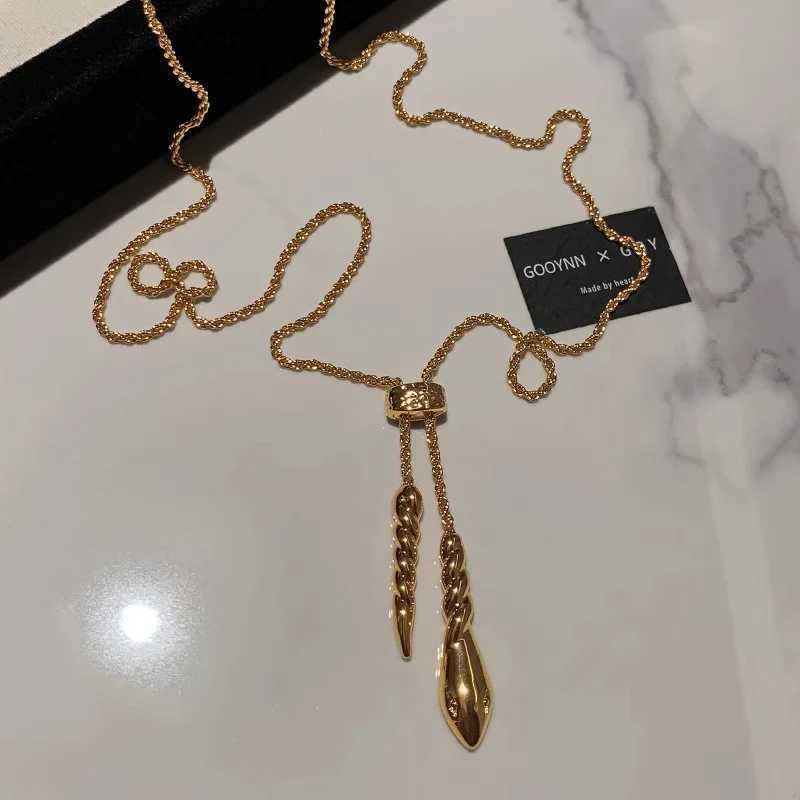French Long Drawable Fried Dough Twists Necklace for Womne Niche High-end Fashion Banquet Vintage Pendant Sweater ChainC250407