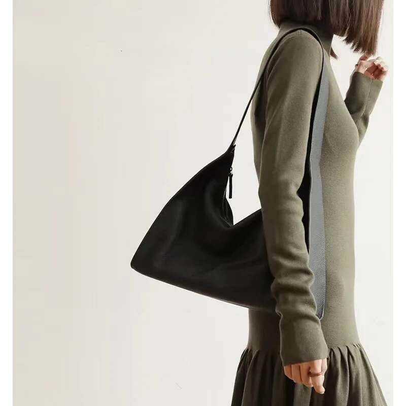 Head Layer Cowhide Tote Large Capacity Women's 2024 New Leather Shoulder Extremely Simple Style Commuting Bag