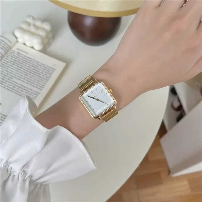 Luxury Womens Square Watch Fashion Gift Womens Adjustable Strap Stainless Steel Quartz Watch Direct Shipping Relojes Para MujerT250408