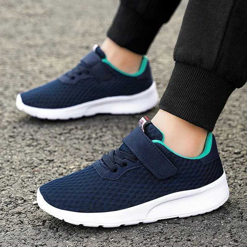 Sports childrens breathable sports shoes boys sports running shoes comfortable childrens leisure coaches school grid walking shoes W250407