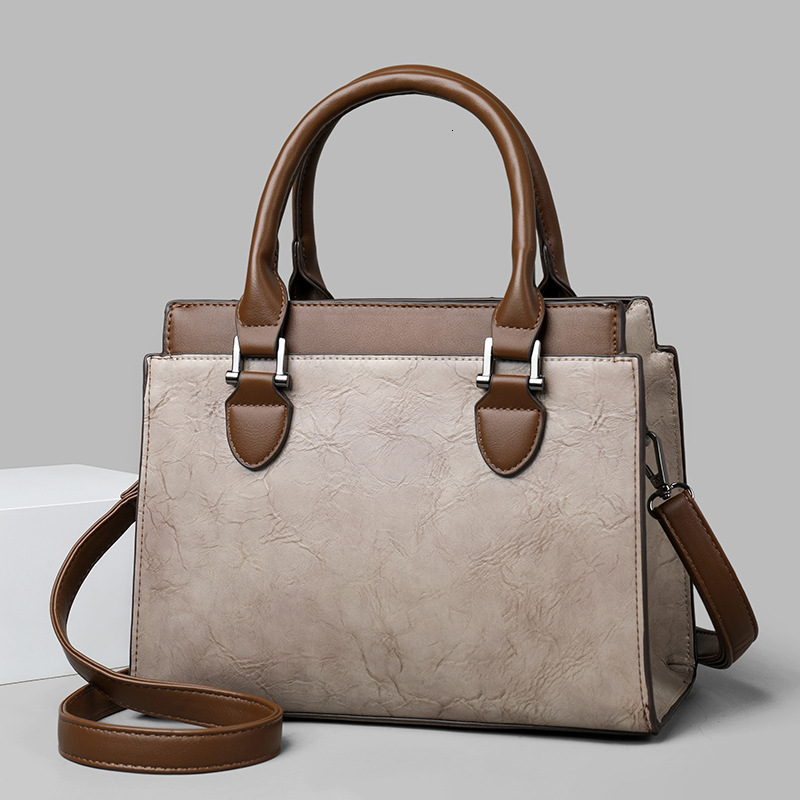 2025 New Designer Bag Women's Retro Fashion Large Capacity Tote Bag Commuter Crossbody Shoulder Handbag
