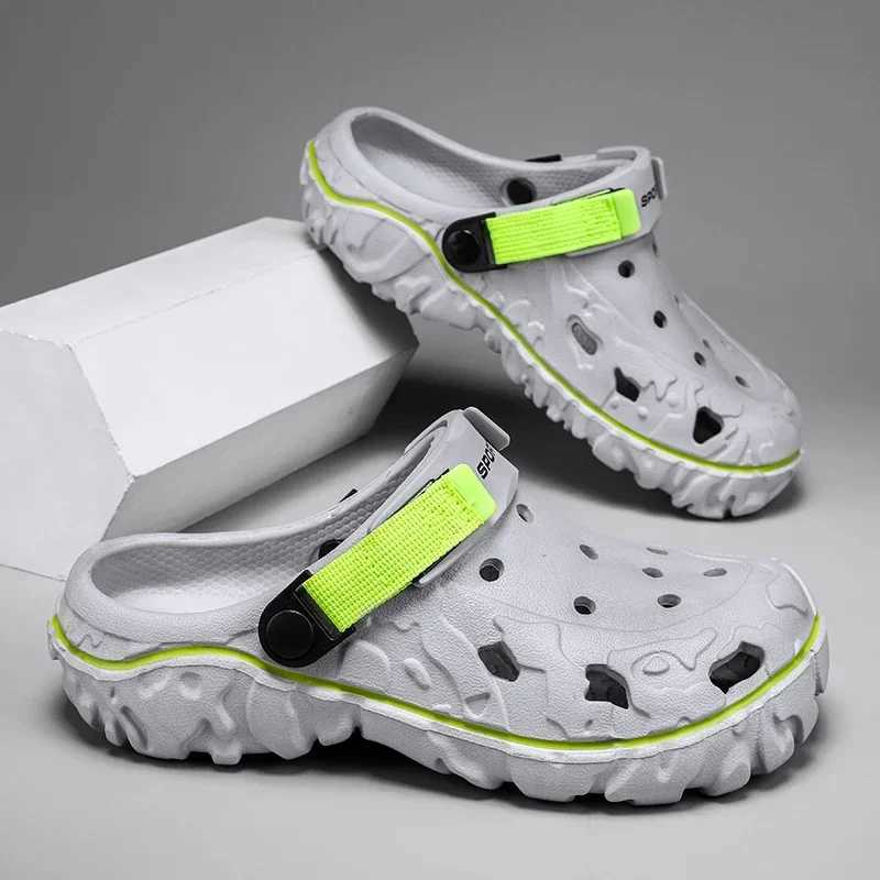 New Arrival 40-47 Summer Mens Sandals Hot Selling Outdoor Garden Clogs Cave Shoes Mens Casual Shoes Water Shoes Comfortable Home Soft Skating Shoes T2