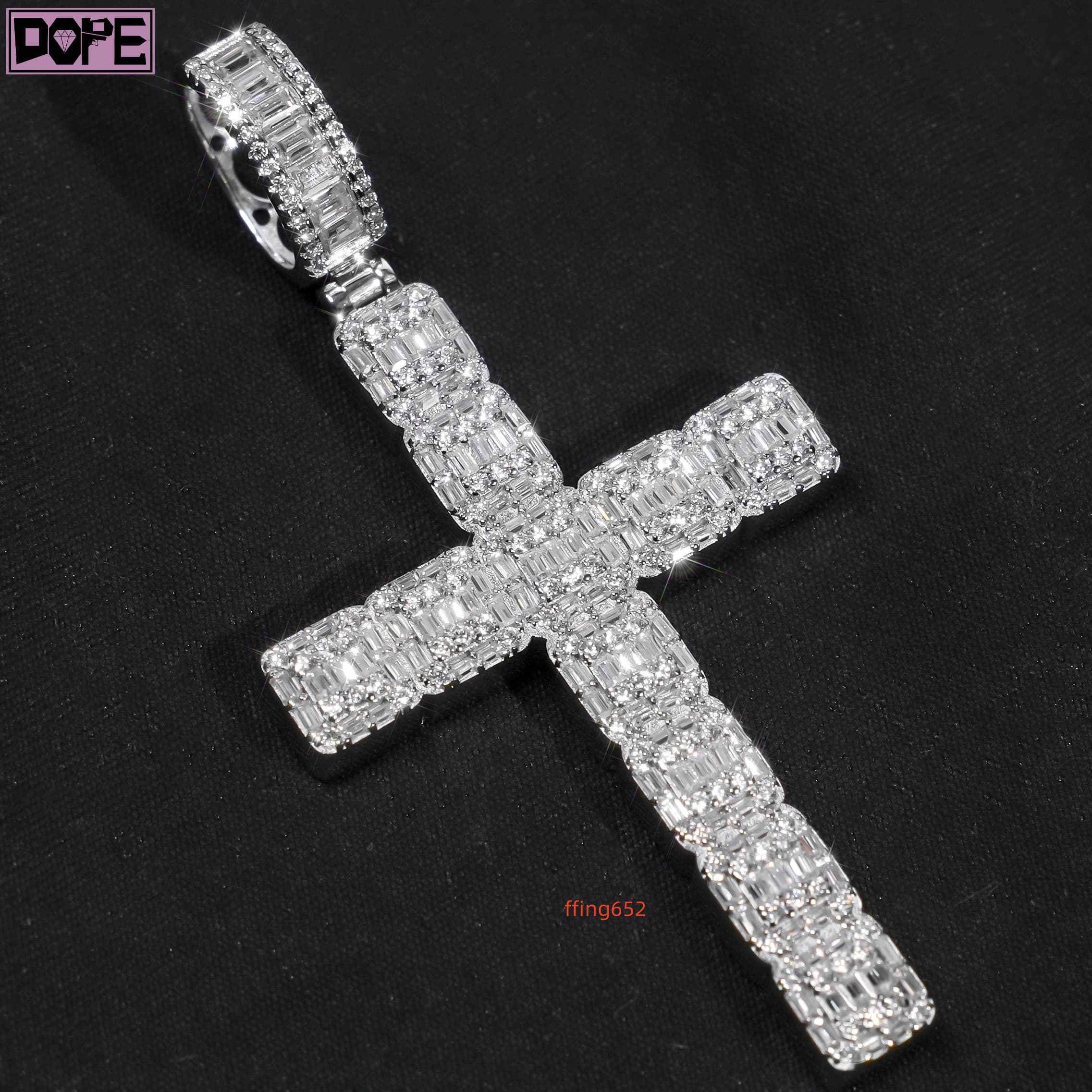 Iced Out Cross Pendant D Grade VVS Lab Grown Diamond CVD HPHT 925 Silver Custom Diamond Pendant