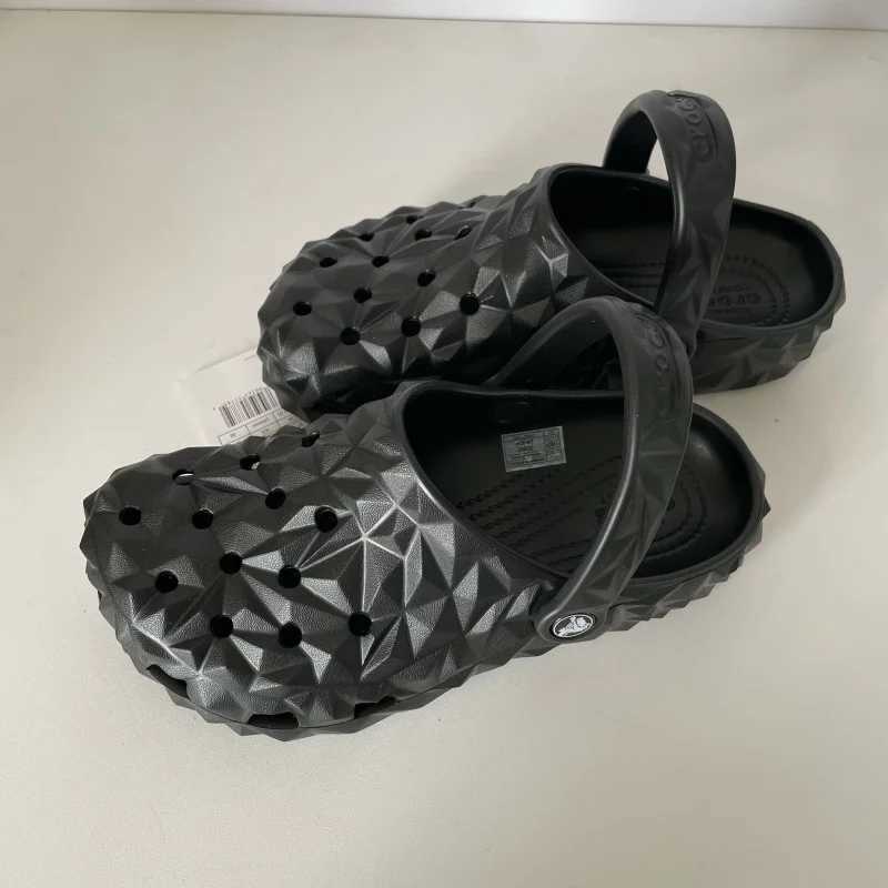 New Arrival Summer new durable hole shoes EVA environmentally friendly material mens shoes womens shoes couple outdoor beach shoes sandals T250407