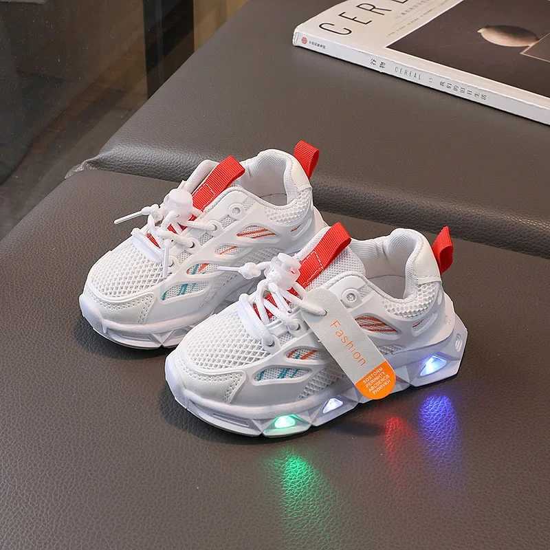 1-6 years of LED baby luminous shoes boys luminous childrens sports shoes girls anti slip childrens mesh shoes LED flash W250407