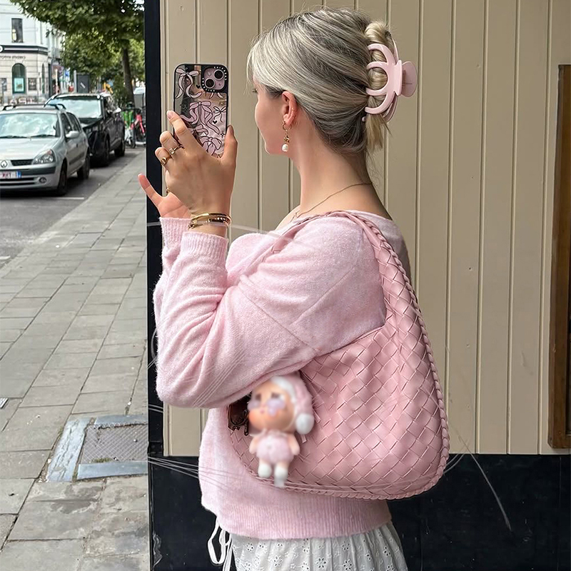 Fall women clothes, women's solid color sweater, simple fashion temperament casual loose pullover, long sleeve large round neck drop shoulder com