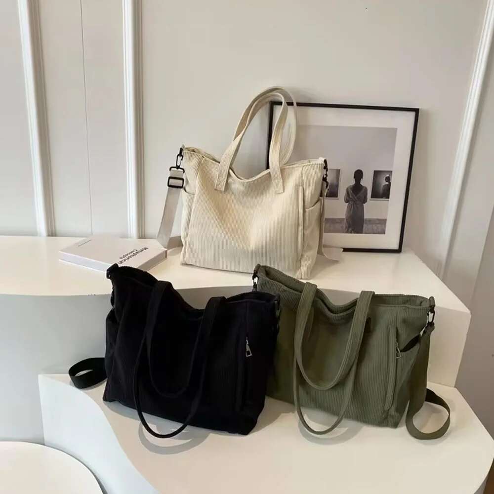 Fashion Versatile Shoulder Bag College Wind Commuting Corduroy Square Bagunisex Large Capacity Leisure Portable Crossbody Bag Dh