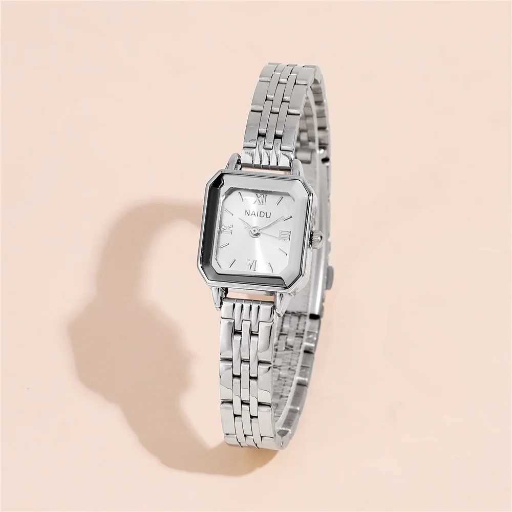 Fashion womens small dial quartz steel watch dress watchT250408