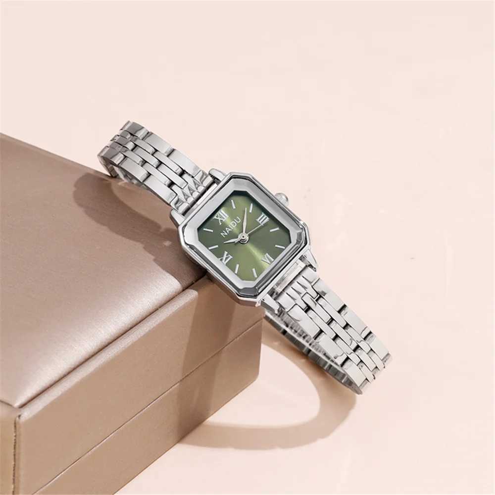 Fashion womens small dial quartz steel watch dress watchT250408