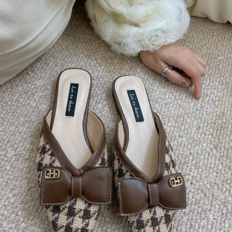 Baotou Half Slippers free Shipping Designer Sharp pointed sandals Flat slippers No follow-up sandals Wearing casual shoes outside 2025