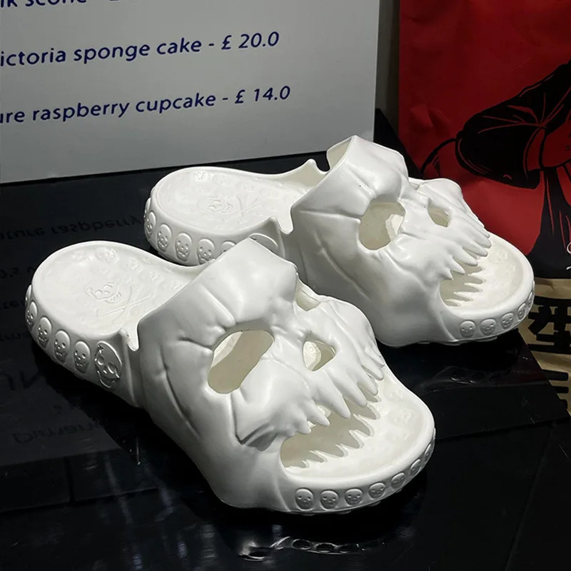 Skull Men Slippers Y2K Personalized Punk Summer Outdoor Slide Thick Sole Platform Beach Non-Slip Male Sandals 250408