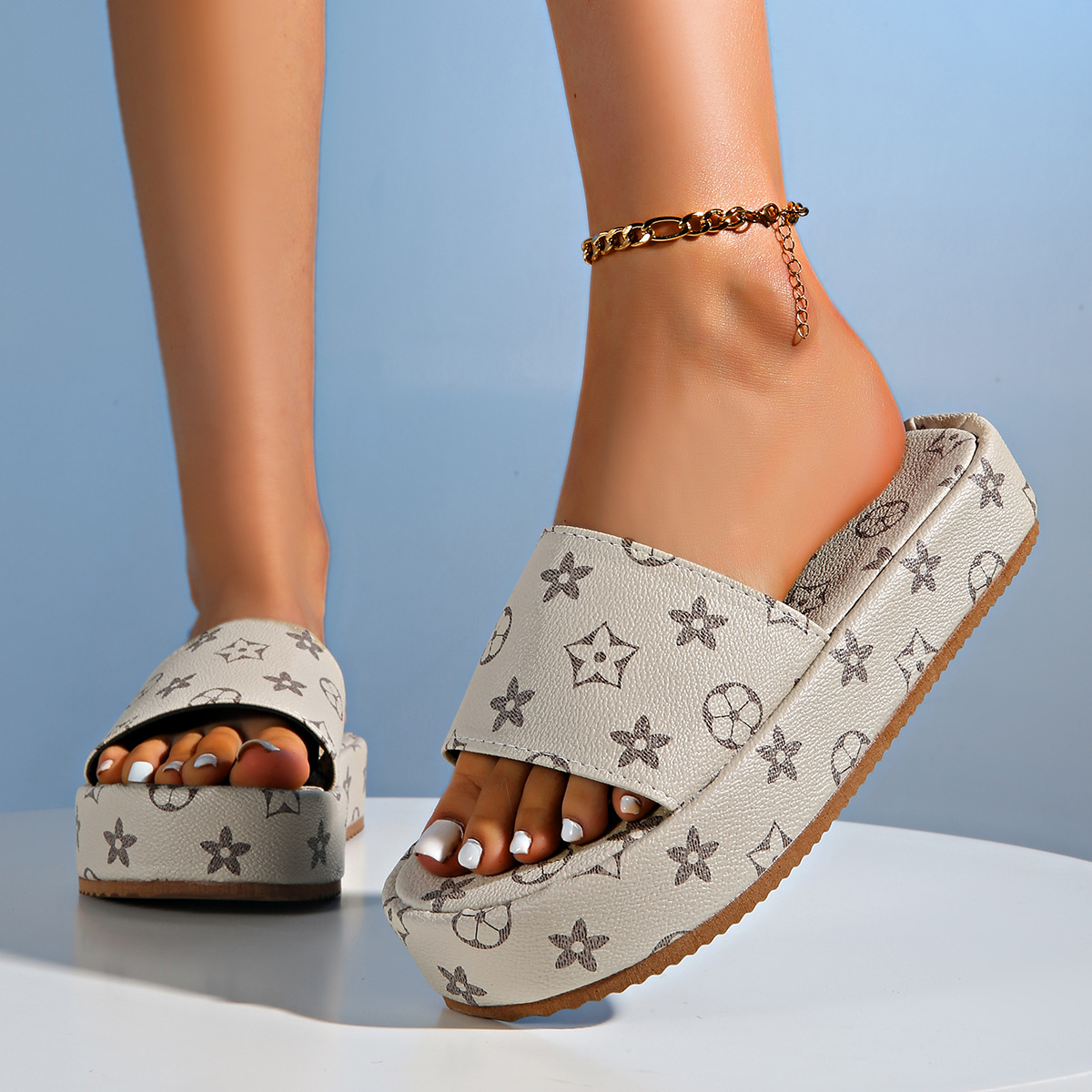 Platform Slippers large-size best-selg new leather surface one-word wedge women's sandals for outdoor wear