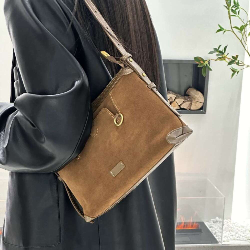 Luxury Bag Designer Niche Women's Vagabond Bag Suede Underarm Shoulder Bag Leather Envelope Dumpling Tote