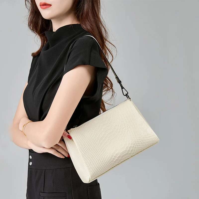2024 New Women Female Genuine Leather Shoulder Bag Moms Fashion Crocodile Pattern Large Capacity Zipper Crossbody Messenger