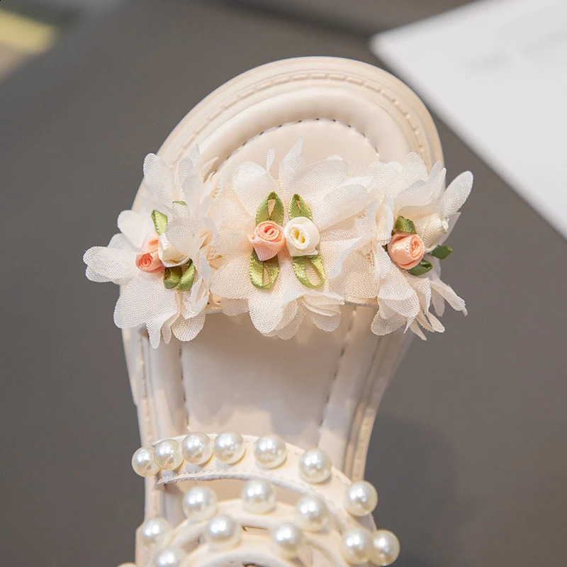 2025 Cute Toddler Girl Sandals Big Kids Girl Summer Sandals Fashionable Pearl Simulated Flower Decorated Sandals Slipper 250408