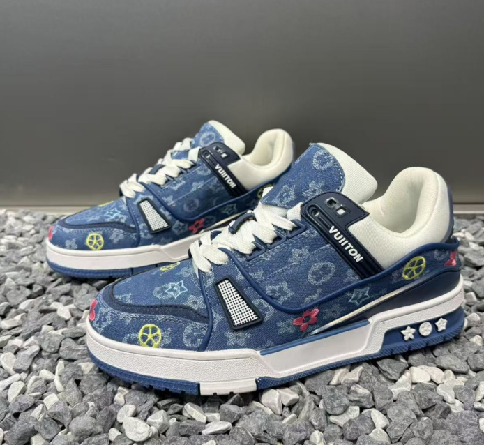 Free shipping Designer shoes Gray-White Classic Shoes Retro Style Low-Top Lace-Up Casual Shoes Daily Commute Versatile Sneakers for man