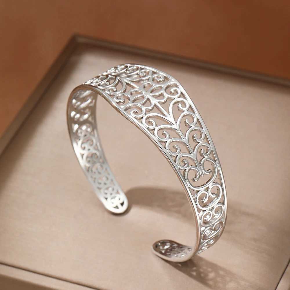 Stainl steel bracelet High-end vintage texture European and hollow carved wers Fine bracelet For Wen JewelryC250408