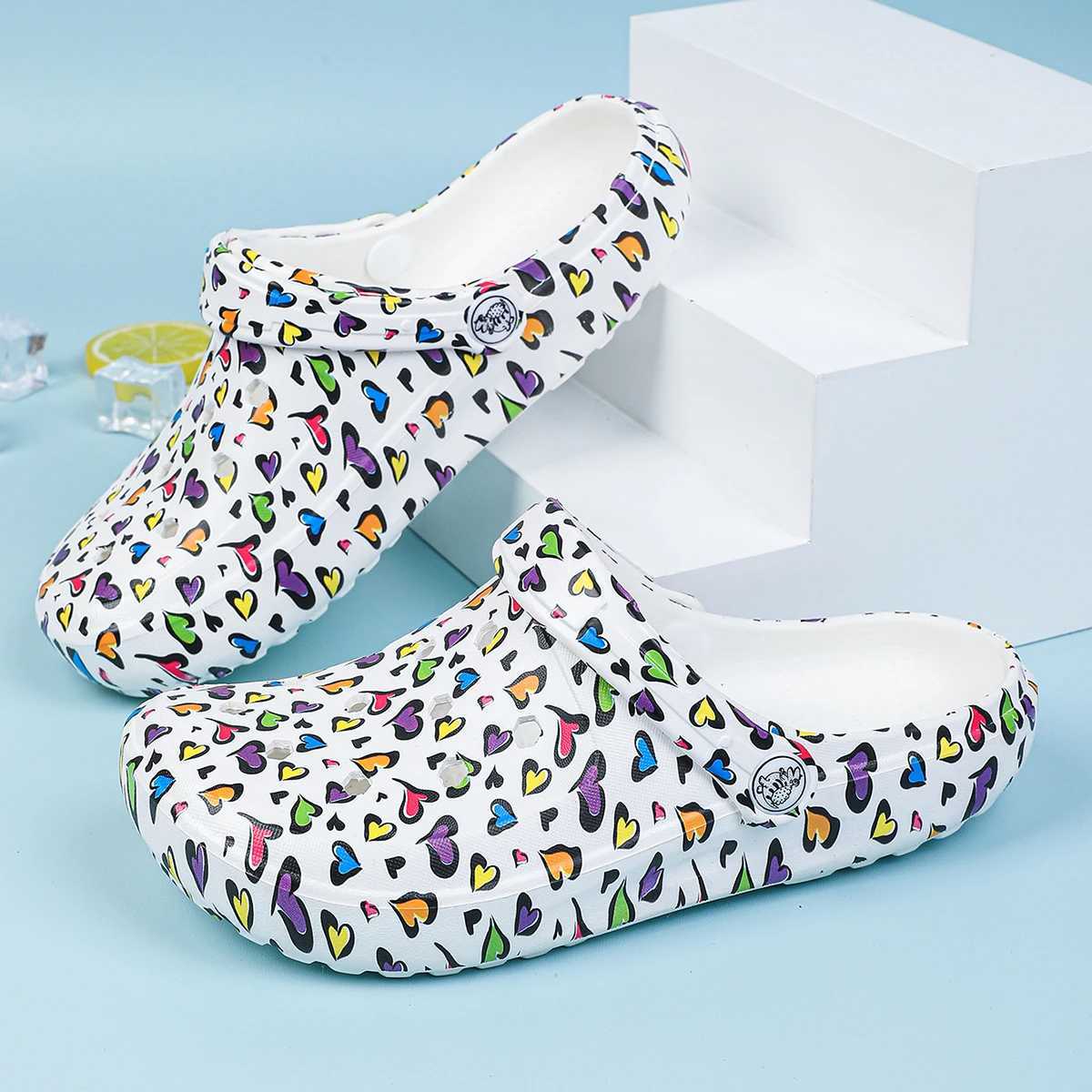 New Arrival Womens Graffiti Pattern Clock Summer Leisure Hollow Design Garden Shoes Comfortable Skating Beach Shoes T250407
