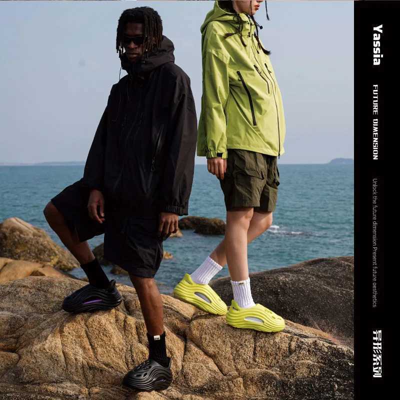 New Arrival Summer womens sandals EVA mens casual shoes hole shoes Clogs sandals family outdoor mens beach smooth shoes large size T250407