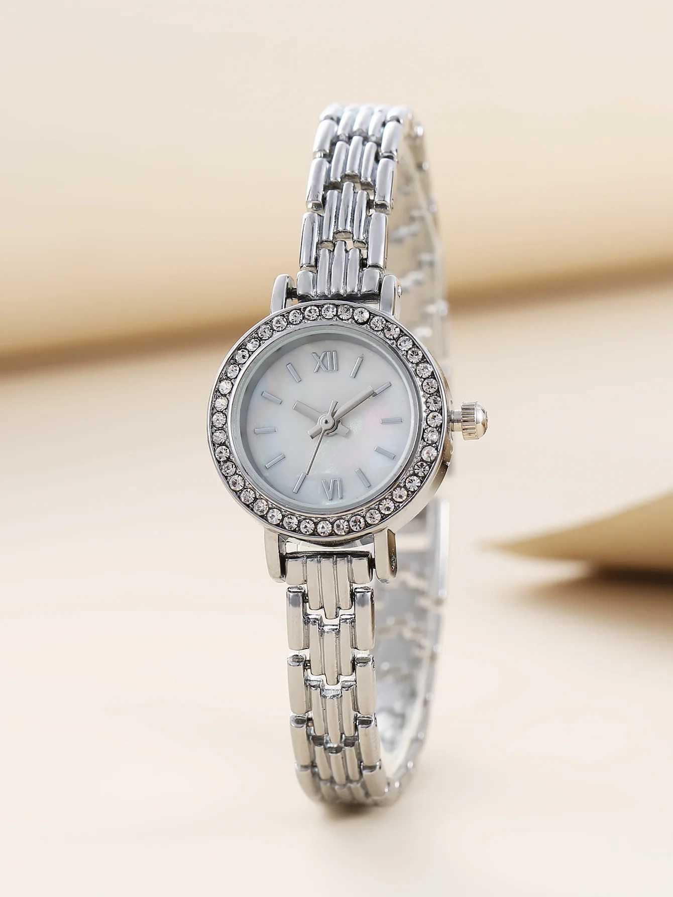 Fashion Design Alloy Compact Womens Premium Quartz Watch Gift Related ItemsT250408