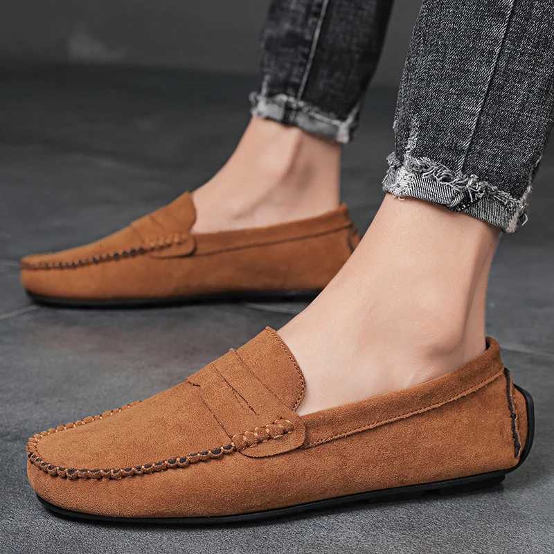 FAshion Suede Men Casual Shoes Breathable Comfort Slip-on Mens Driving Shoes luxury brand Men Loafers Mens Lazy Shoes Z251107