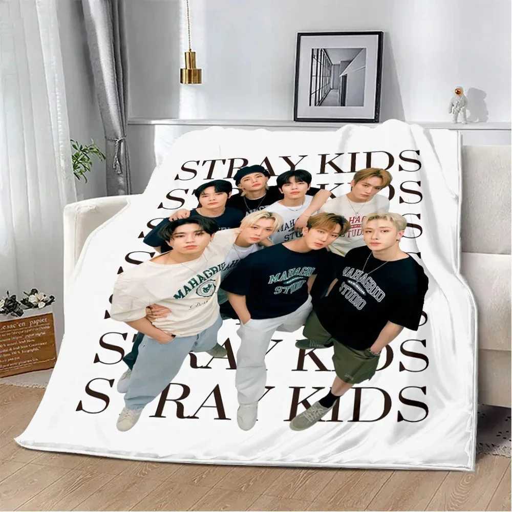 New KPOP Boys Stray Kids Printed Blanket Picnic Blankets Warm Blanket Soft and Comfortable Blanket Home Travel Birthday Gift L251108
