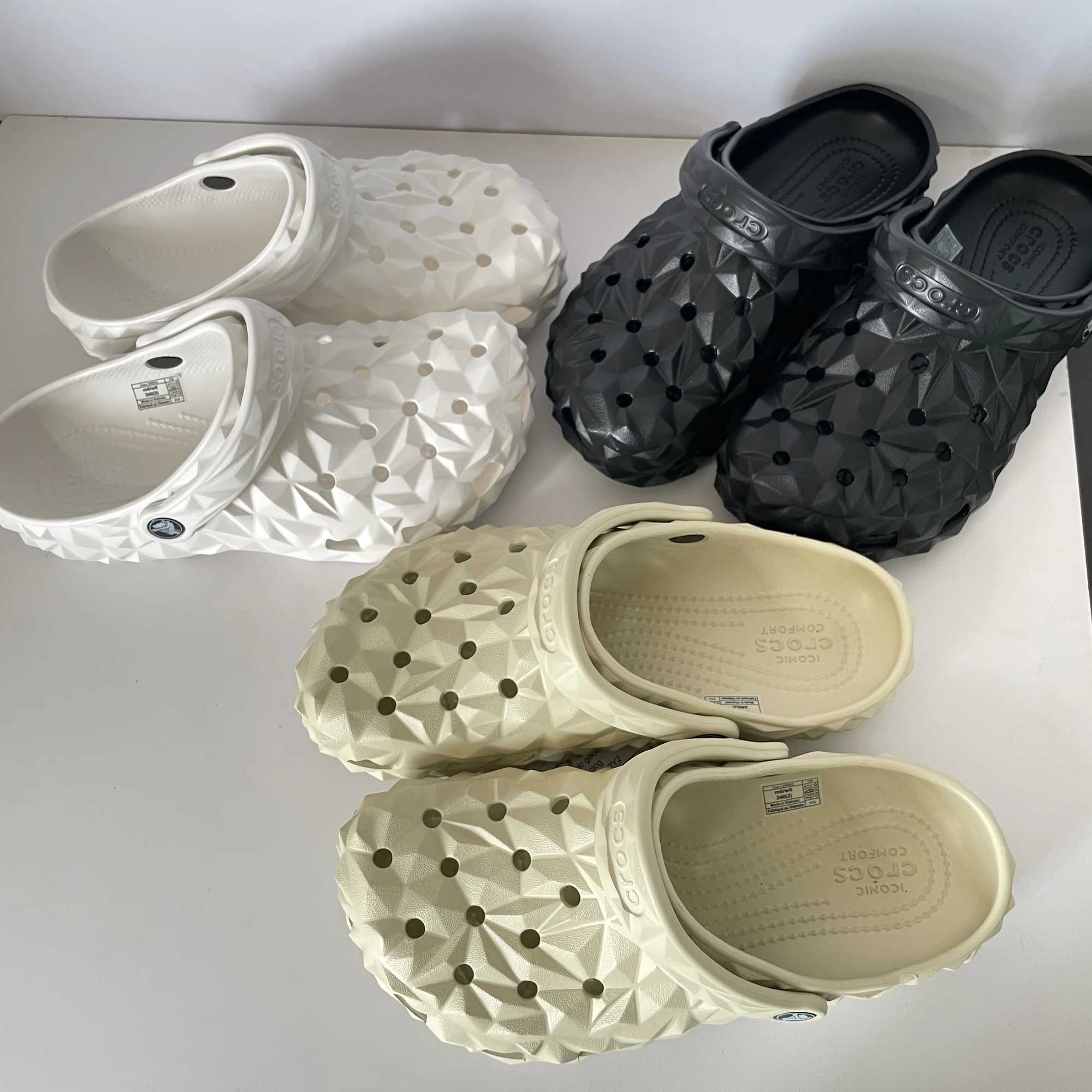 New Arrival Durian hole slider perforated shoes mens shoes womens shoes fashion paradigm lightweight anti slip sports beach sandals T250407