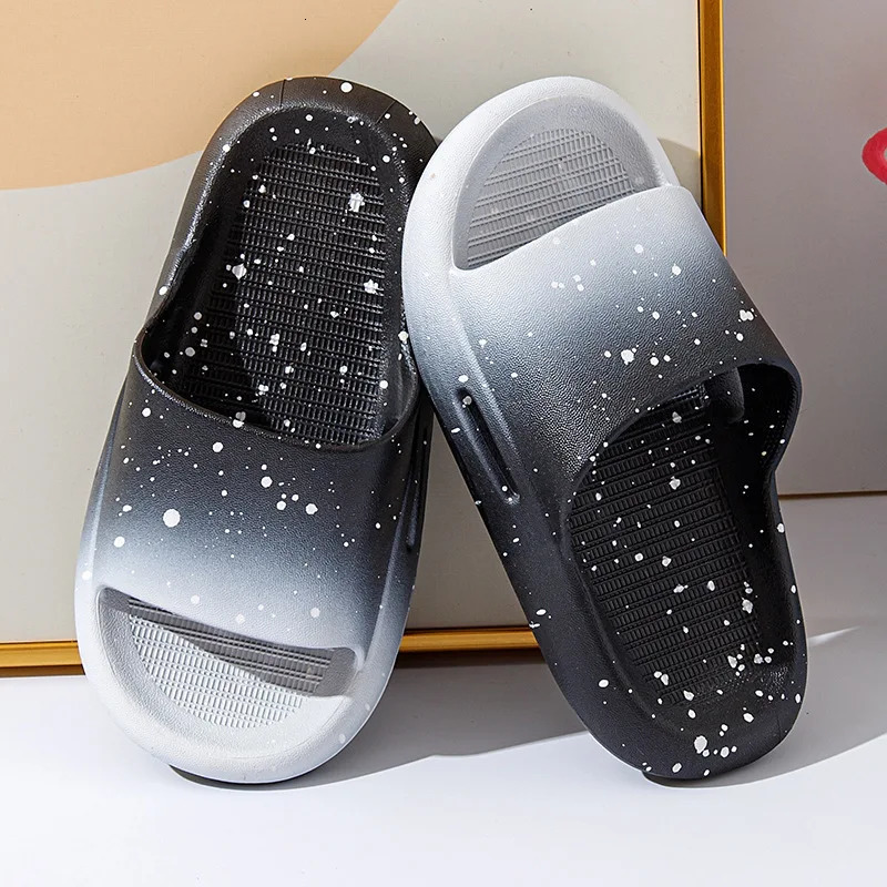 Summer Child Shoes Gradient Color Slippers Boy Girl Sandals Slippers Indoor Shower Anti-slip Slippers Kids Beach Casual Sandals 250408