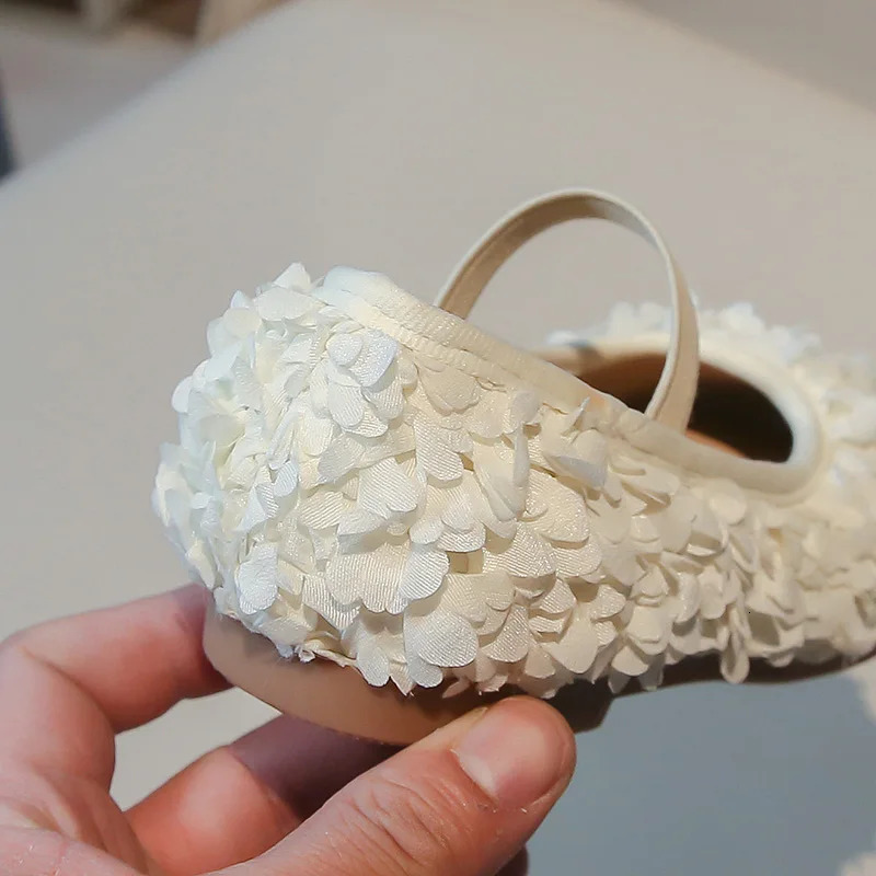 Girls princess shoe flower elegant spring light childrens flat shoes elastic band wedding cover black beige childrens shoes 250408