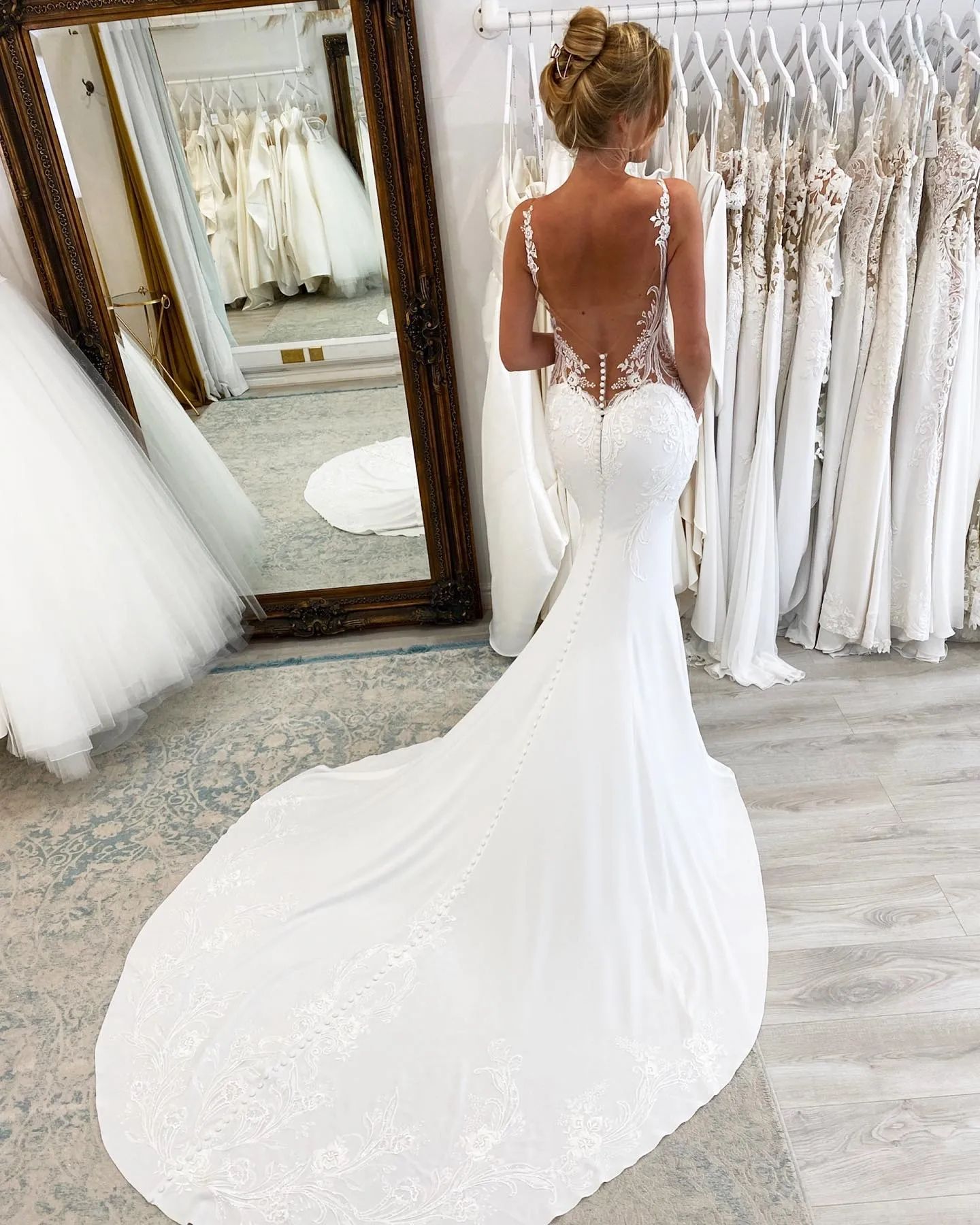 Sexy Backless Mermaid Wedding Dresses Sleeveless Long Satin Bridal Gown Lace Appliques Spaghetti Summer Beach Bride Wear White Ivory Robe De Mariee BC