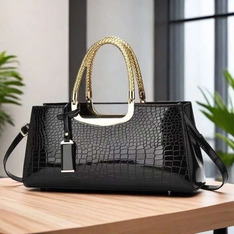 New Fashion Alligator Women Handbags European Design Patent Leather Shoulder Bags Female Girl Brand Crossbody Bag