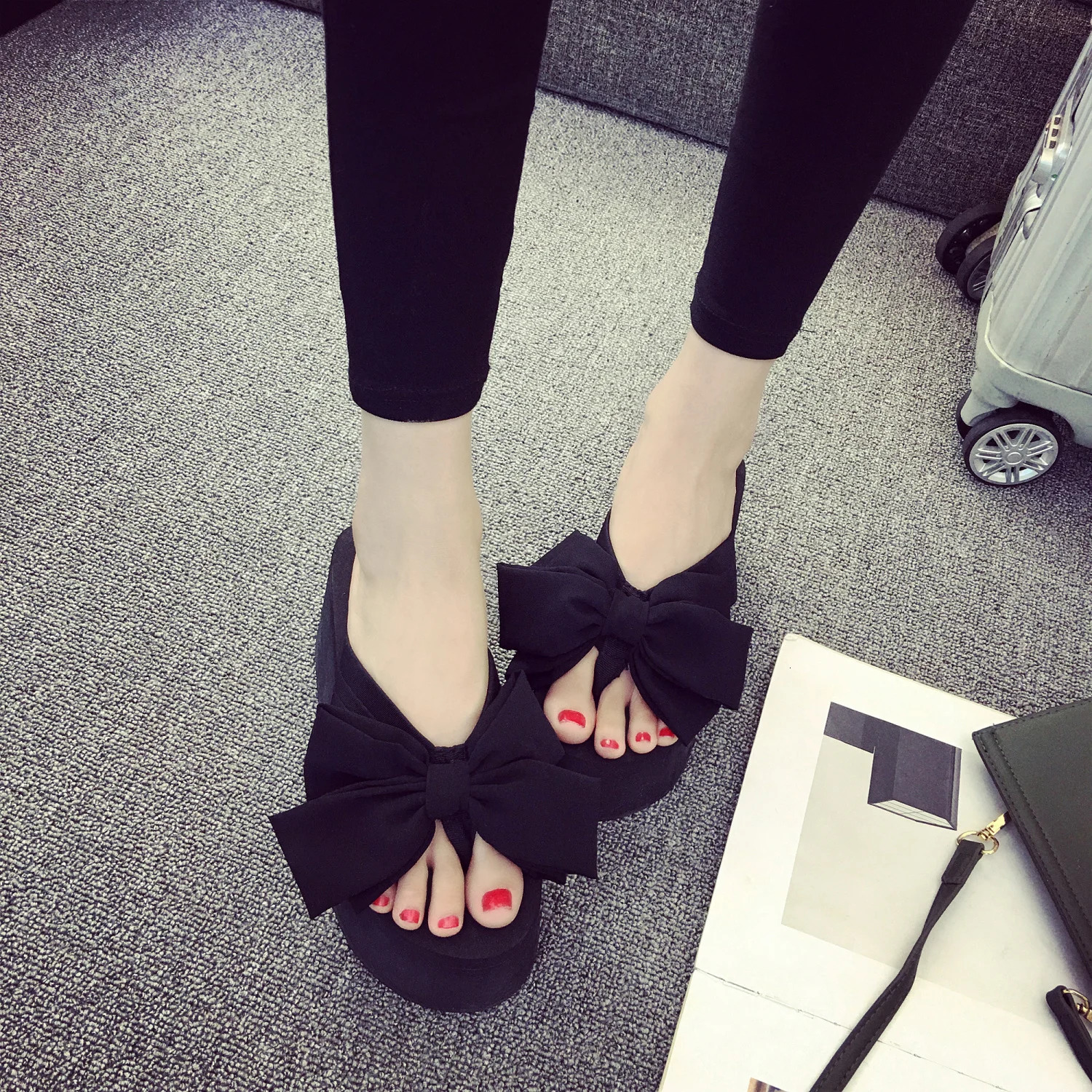 Korean Style Black Fashion Big Bow Thick-Soled Platform Wedge Womens Summer Flip-Flops Beach Slippers Seaside Vacation Slippers 250408