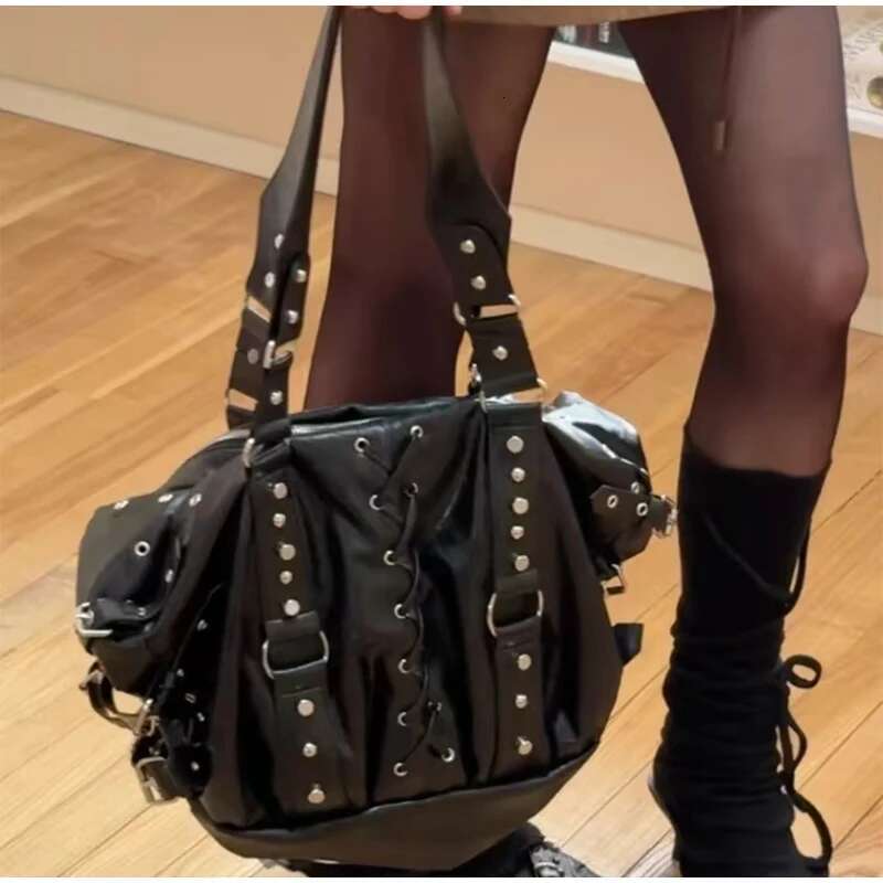 Rivet Desinger Vintage Women's Handbag Fashion High Quality Lace-Up Punk Motorcycle Ladies Large Capacity Travel Bag