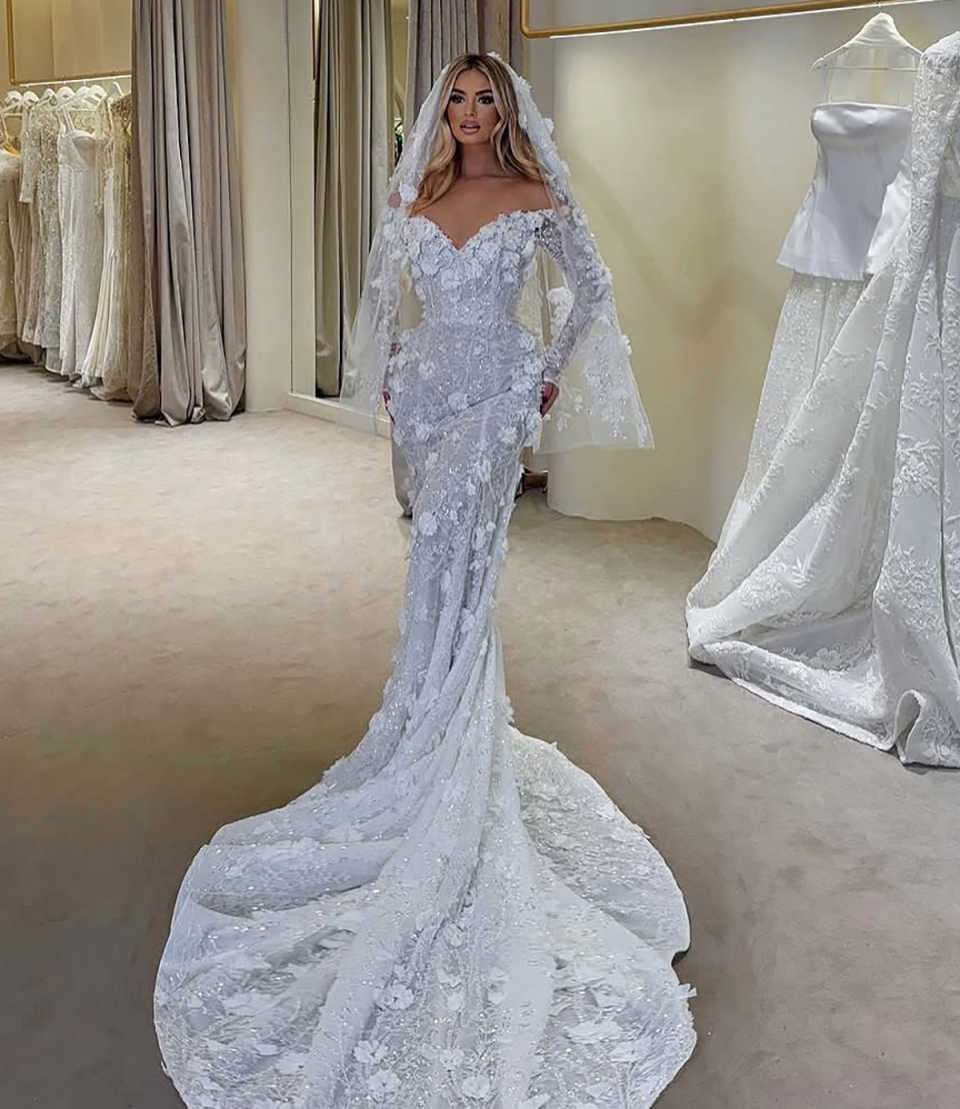 Elegant Mermaid Wedding Dresses New Ball Gown Bride Dress Pearls Lace Bridal Gown 3D-Flower Lace Sweep Train Robe De Vestido HOT SALE Customized Plue 