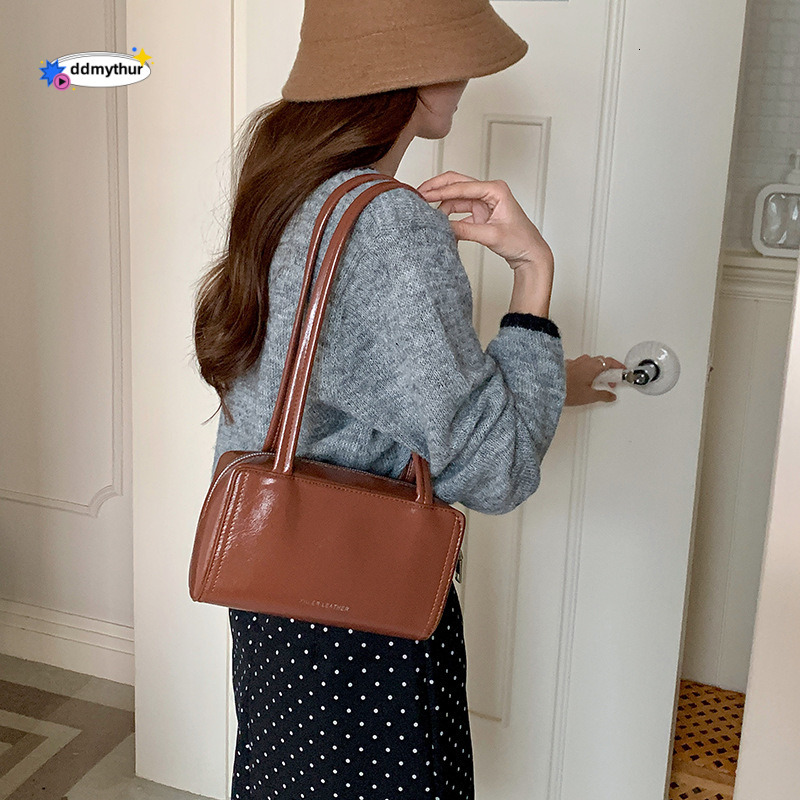 Autumn women's versatile large capacity tote high-end fashion shoulder bag, new niche armpit bag ddmythur