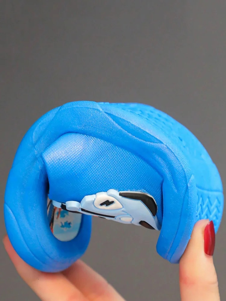 Summer childrens slippers Car cartoon bathroom slippers Casual beach slippers 250408