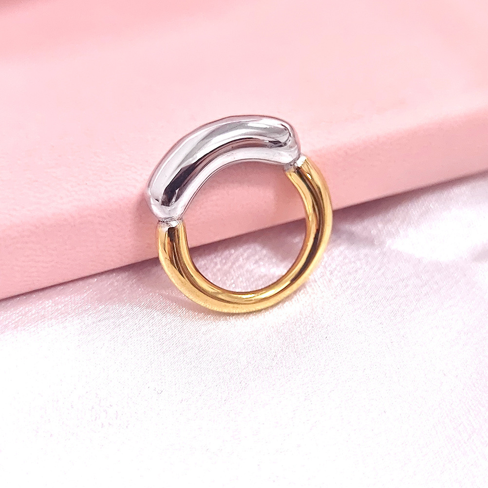 New Creative Thick Thread Smile Ring, Simple Personalized, Small and Unique, Titanium Steel Golden Ferry Color Clash Ring
