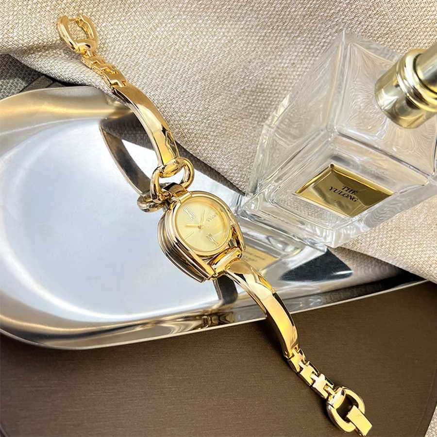 1 gold womens box solid color dial metal alloy strAP fashionable quartz WATCH suitable for daily wearT250408