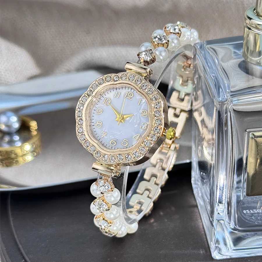 Womens Watch Brand Pearl Chain Bracelet Watch Quartz Girls Watch Fashion Accessories V170T250408