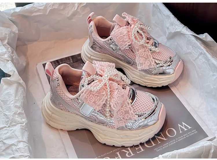 2022 Spring Fashion Childrens Sports Shoes Rheinstone Flash Childrens Outdoor Leisure Sports White Shoes Red Childrens and Girls Shoes W250407