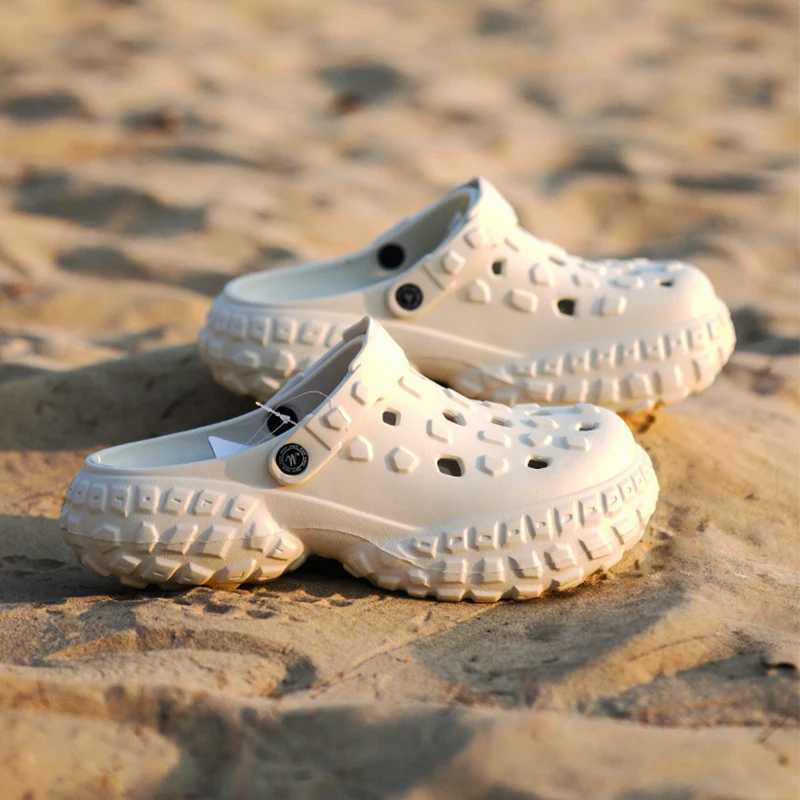 New Arrival Fashionable mens hole slider mens garden chlorine slider outdoor beach slider womens summer unisex home hole shoes T250407