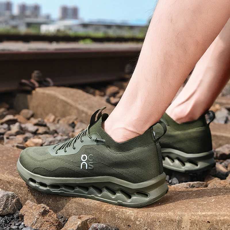 Mens Casual Shoes Performance Running Shoes Sneakers that combine breathability softness and responsivenessC250410