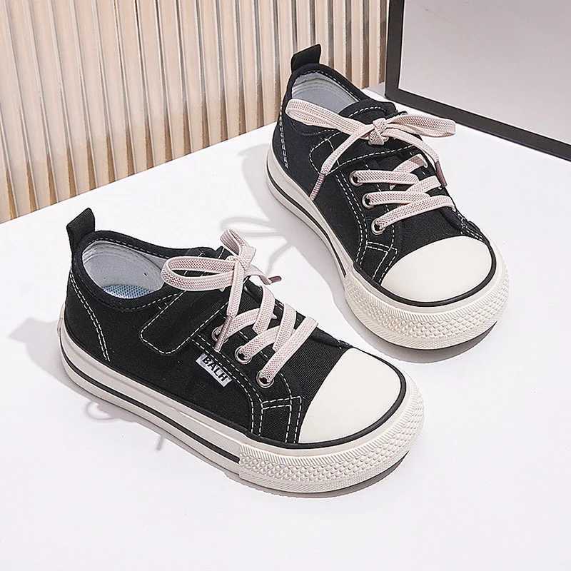 New Boys Shoes Preschool Girls Sports Shoes Childrens Jelly Colored Canvas Shoes Childrens Casual Lace Classic Flat Shoes for Spring and Autumn 2024 W