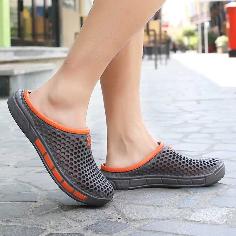 New Arrival Summer beach mens sandals breathable mens casual shoes hole shoes light chlorine home garden outdoor mens smooth shoes large size 39-49 T2