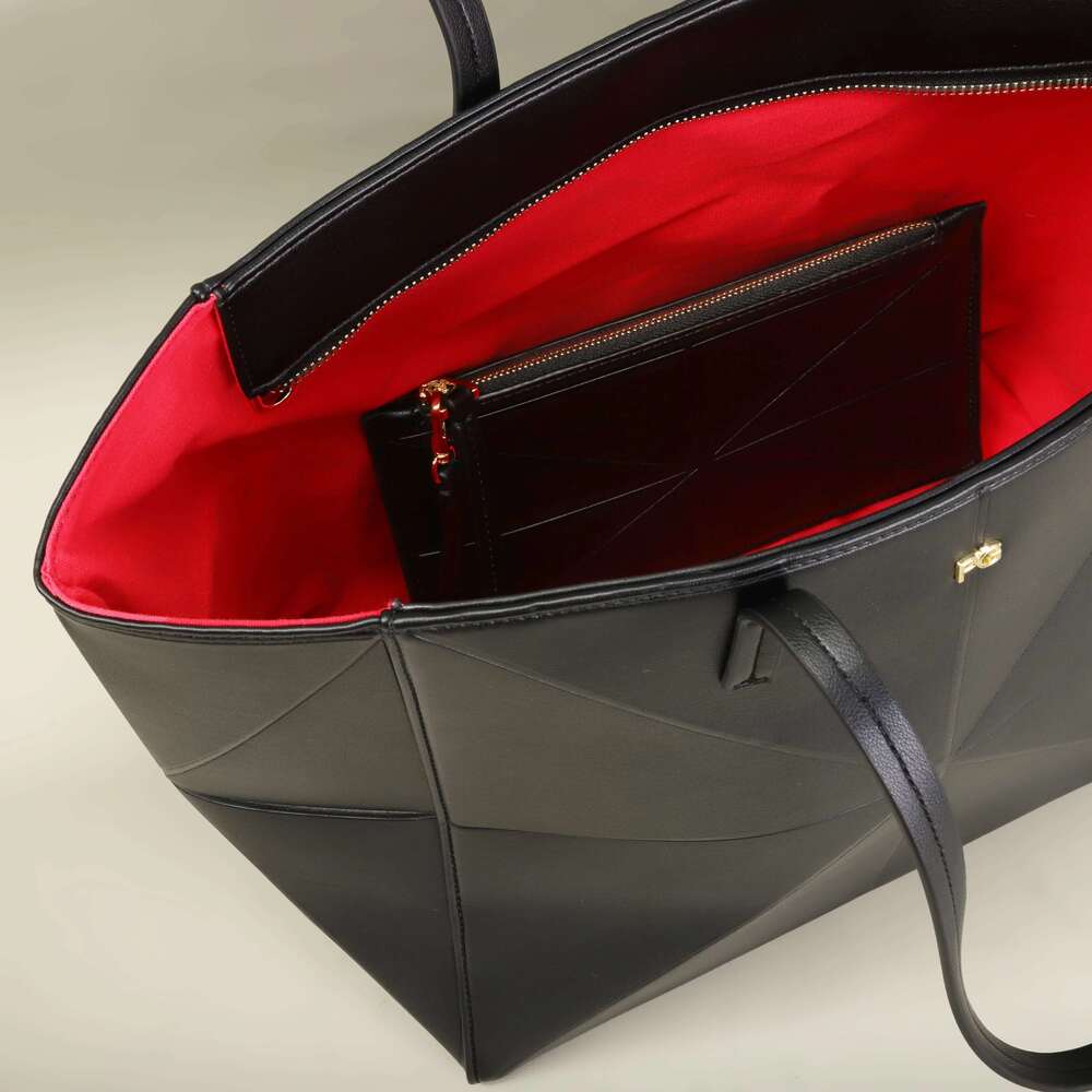 PG Cross Or Single Shoulder Classic Simple Yet Fashionable Foldable Design Women's Handbag