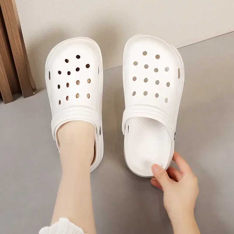 New Arrival Breathable lightweight comfortable casual beach couple hole sandals slippers breathable jelly garden hollow EVA T250407